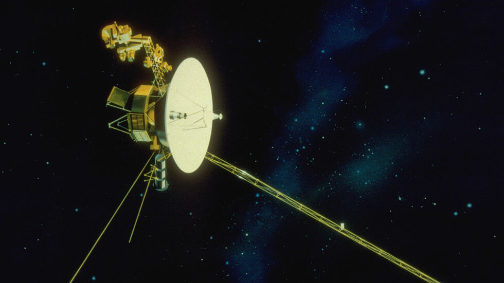 بعد 46 عاما في الفضاء السحيق .. 