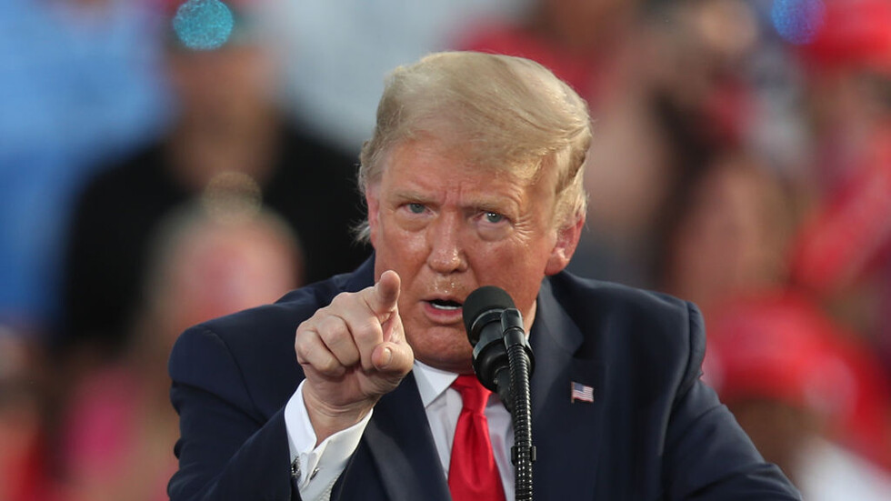 ترامب يتهم وسائل الإعلام باستخدام الذكاء الاصطناعي لتزييف صور له