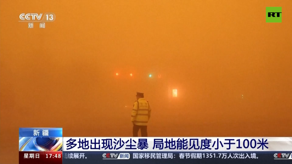 عواصف رملية شديدة تجتاح شمال الصين