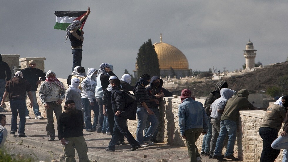 المؤسسة الأمنية الإسرائيلية: تقييد الدخول إلى الأقصى يضر بعلاقتنا بالدول السنية ويوحد المسلمين ضدنا