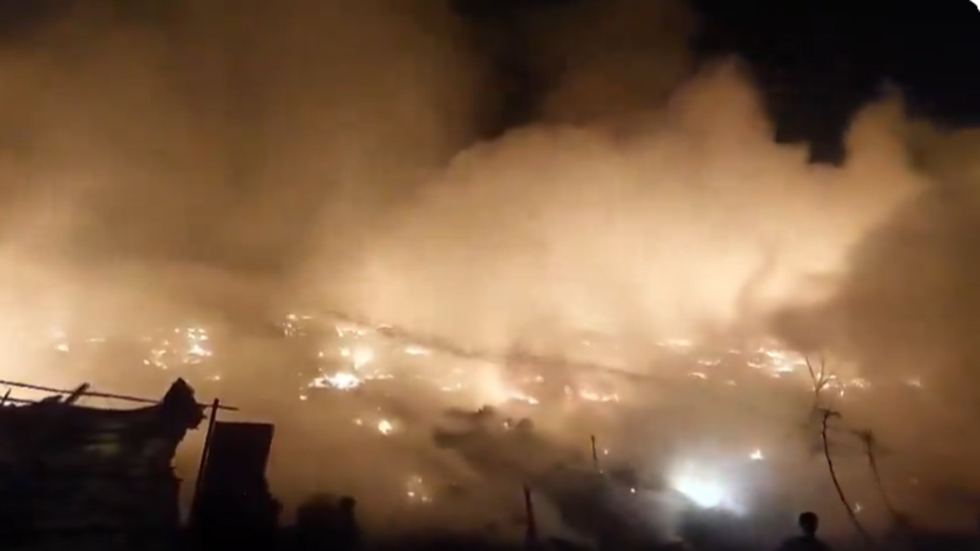 الهند.. اندلاع حريق ضخم في العاصمة دلهي (فيديو)