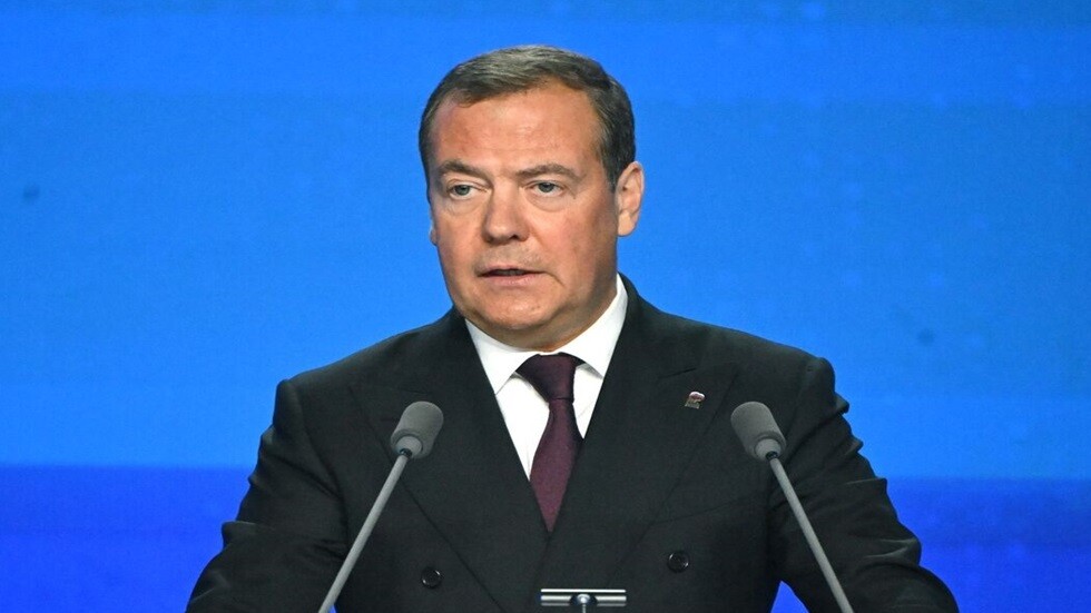 مدفيديف: عملية تحرير أفدييفكا كانت مهمة صعبة نجحت القوات الروسية في التعامل معها