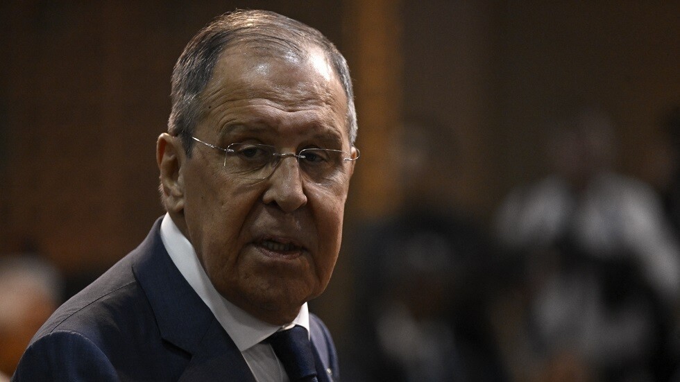 لافروف: الشركات الأمريكية استولت على الأراضي الزراعية في أوكرانيا