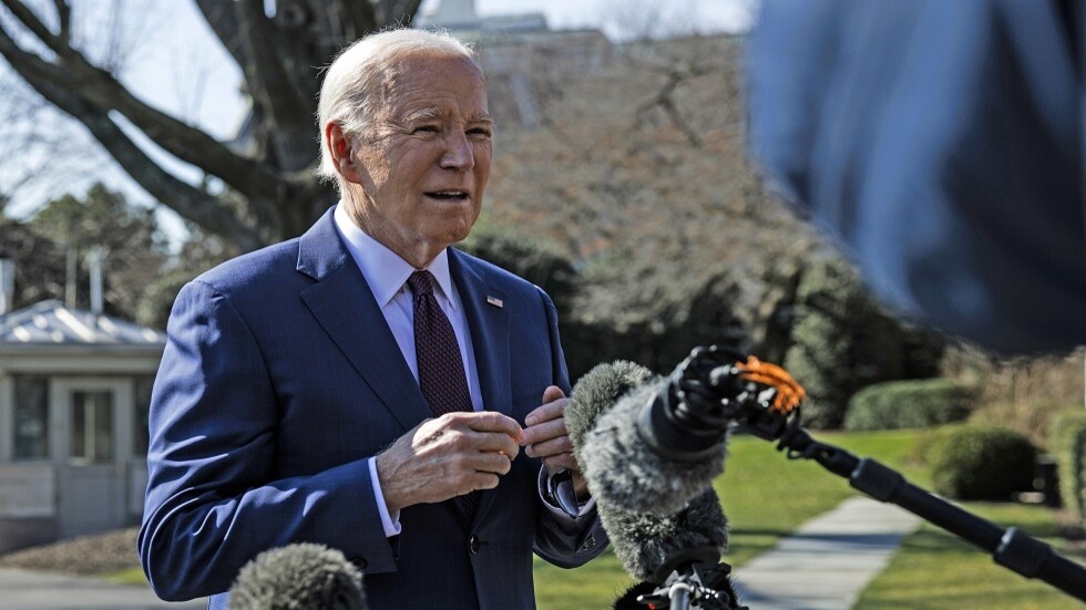 "الزعماء التسعة" وهمسة في أذن بايدن