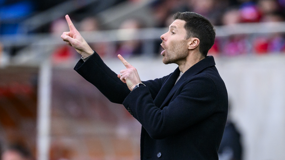 أول تعليق لتشابي ألونسو على أنباء إمكانية تدريبه لليفربول خلفا لكلوب