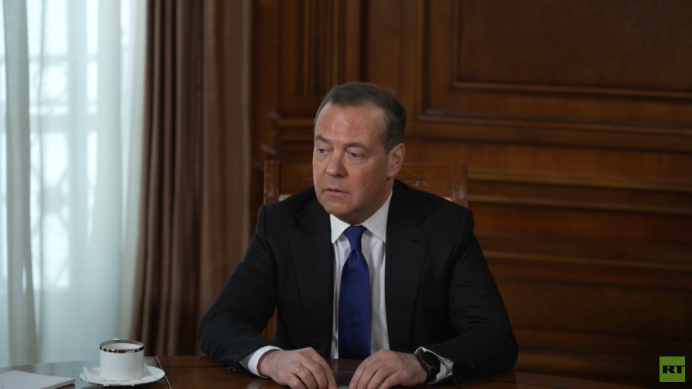 مدفيديف وتحذيرات حادة للغرب عبر أوكرانيا