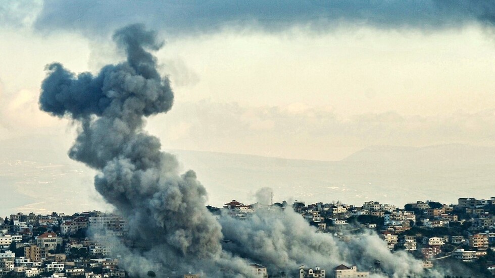 مقتل 4 أشخاص في غارة إسرائيلية على مركز صحي في جنوب لبنان (فيديو)