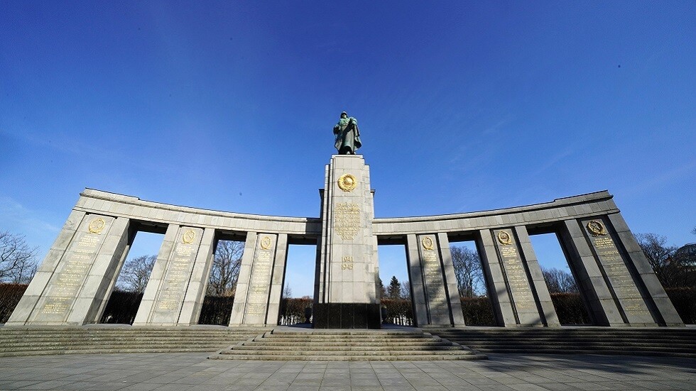 ضباط ألمان متقاعدون يقترحون إنشاء "جسر للصداقة" بين موسكو وبرلين