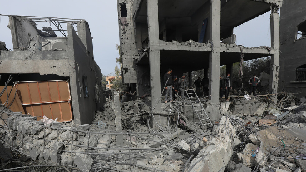 "بلومبيرغ": إسرائيل توقف تجديد تأشيرات موظفي وكالات دولية تعمل في غزة والضفة الغربية