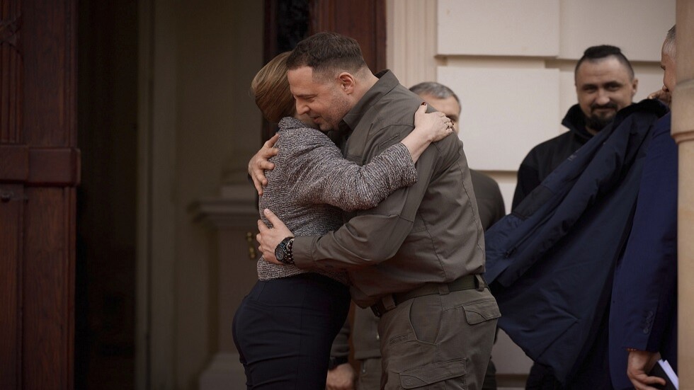 أصغر رئيسة وزراء للدنمارك تخيف أوروبا من "تهديد روسي" وتدعو لزيادة الإنفاق الدفاعي