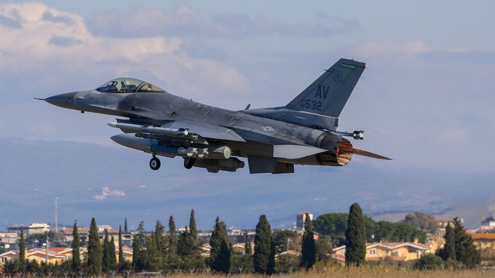 واشنطن تتوقع تزويد أوكرانيا بمقاتلات 