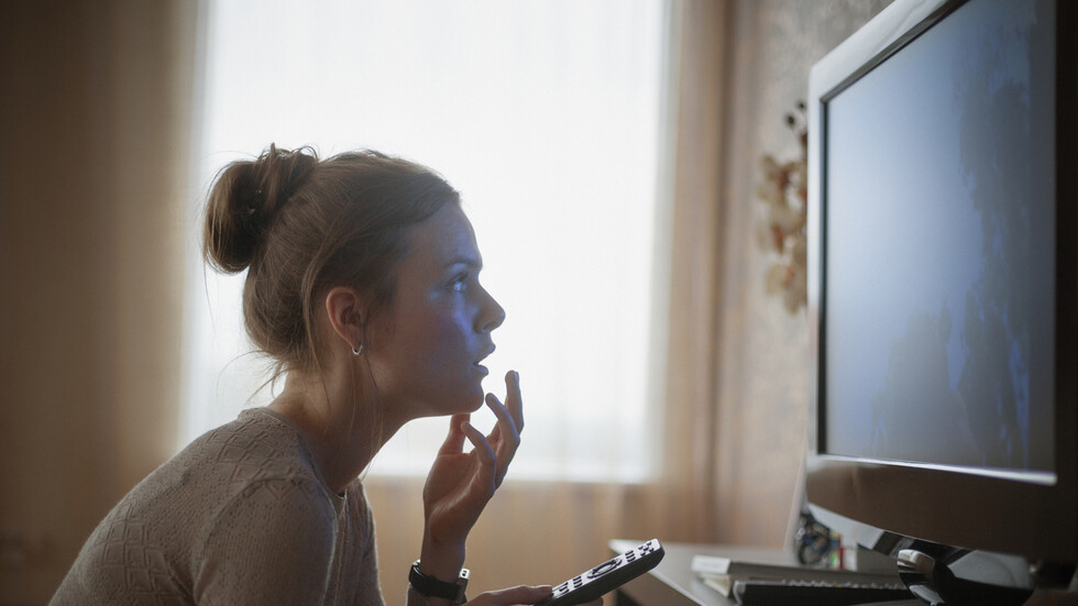 دراسة تربط بين مشاهدة التلفاز ودخول الحمام المتكرر ليلا