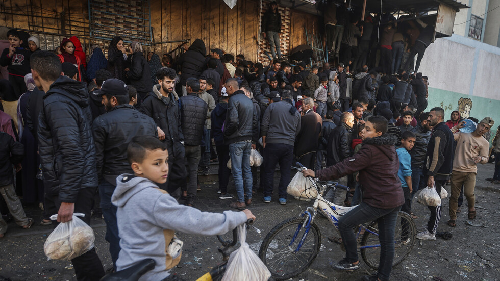 مسؤولون إسرائيليون: مساعدات غذائية وصلت إلى شمالي غزة للمرة الأولى منذ أسابيع