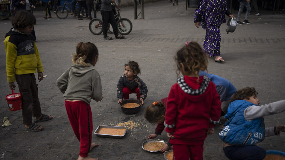لازاريني: "لا يوجد ما يكفي من علف الحيوانات ليأكله الناس في شمال غزة"