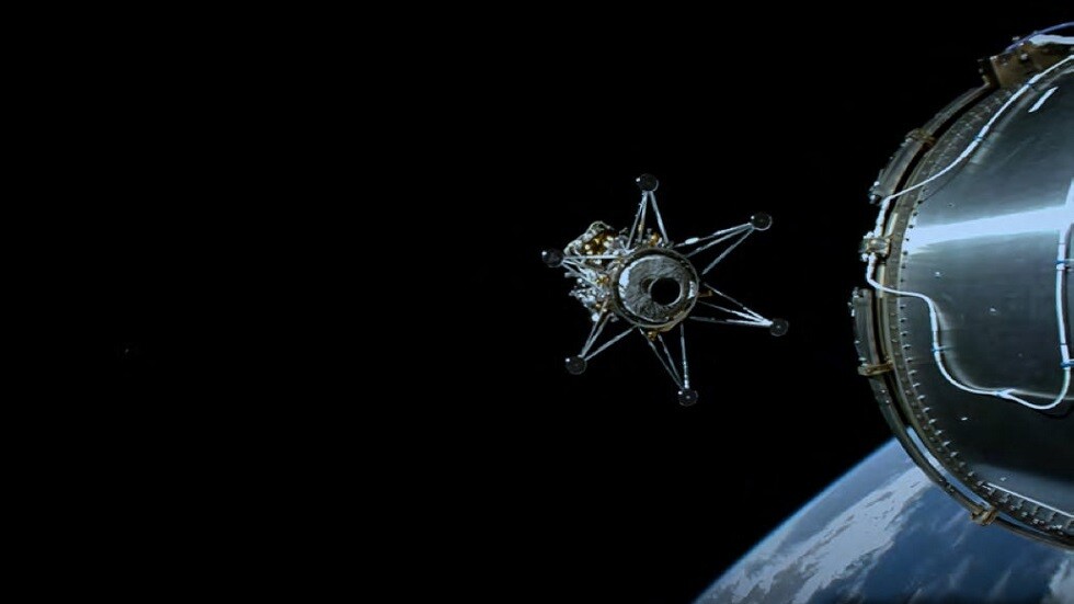 تحطم ساق مركبة فضائية أمريكية بعد هبوطها التاريخي على سطح القمر