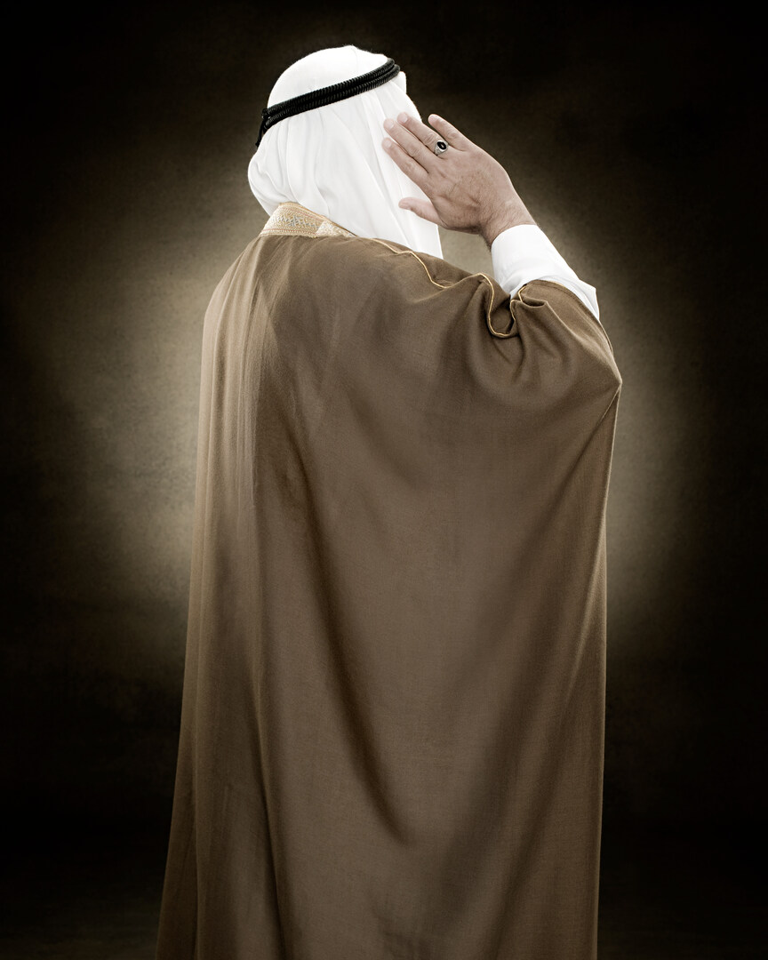 "تأسيا بسنة النبي".. أمير سعودي ومصلون يقلبون البشت عقب صلاة الاستسقاء وتفاعل بمواقع التواصل (فيديو)
