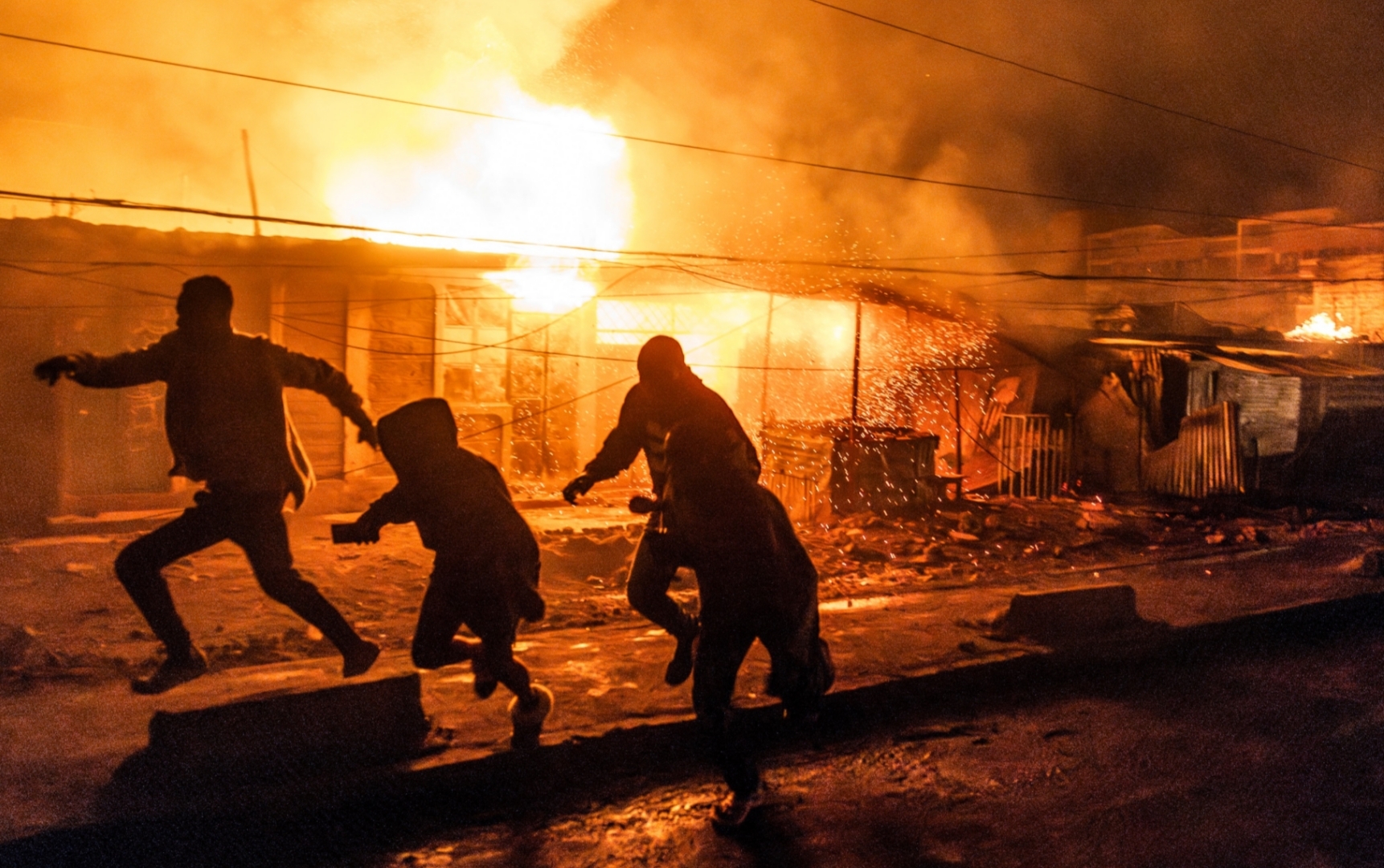 كينيا.. مقتل شخصين وإصابة 300 آخرين جراء حريق ضخم في نيروبي (صور+ فيديو)