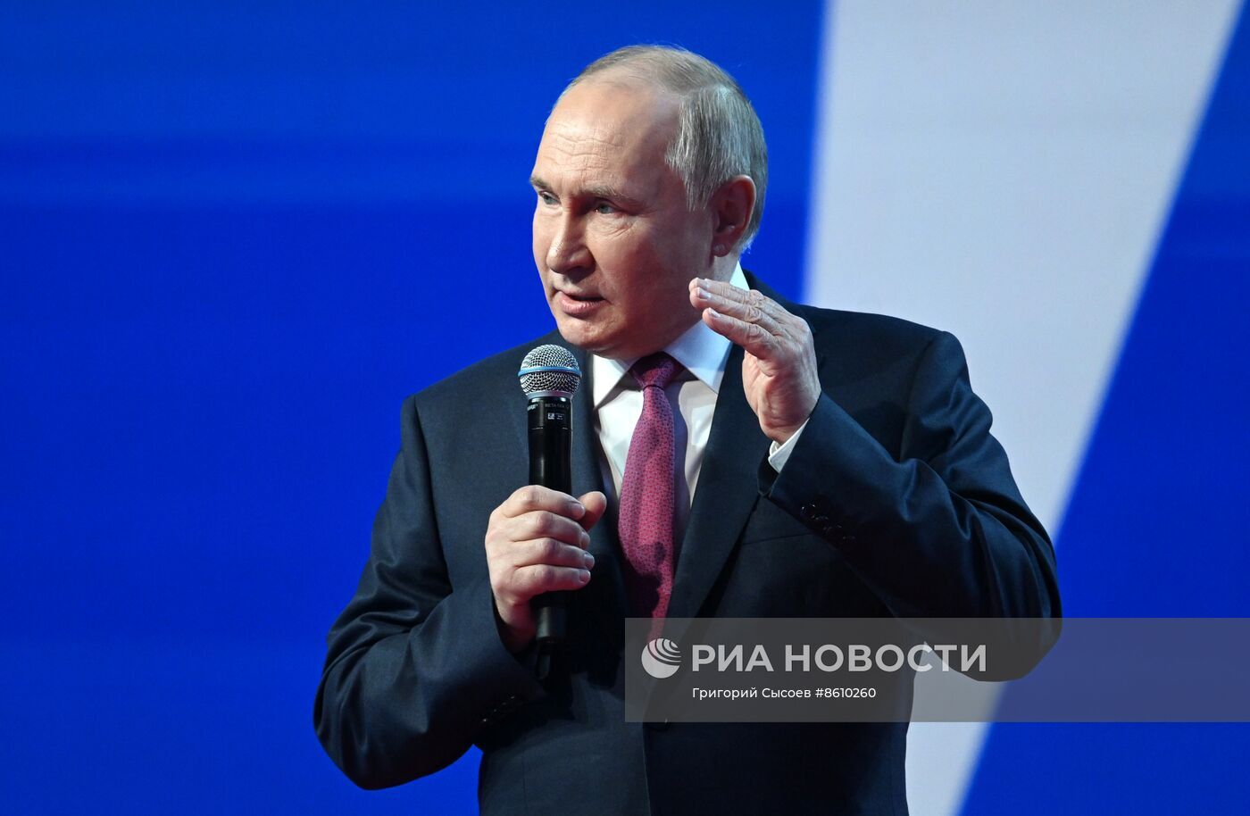 بوتين: القوات الأوكرانية تحولت إلى منظمة إرهابية بوتين: القوات الأوكرانية تحولت إلى منظمة إرهابية