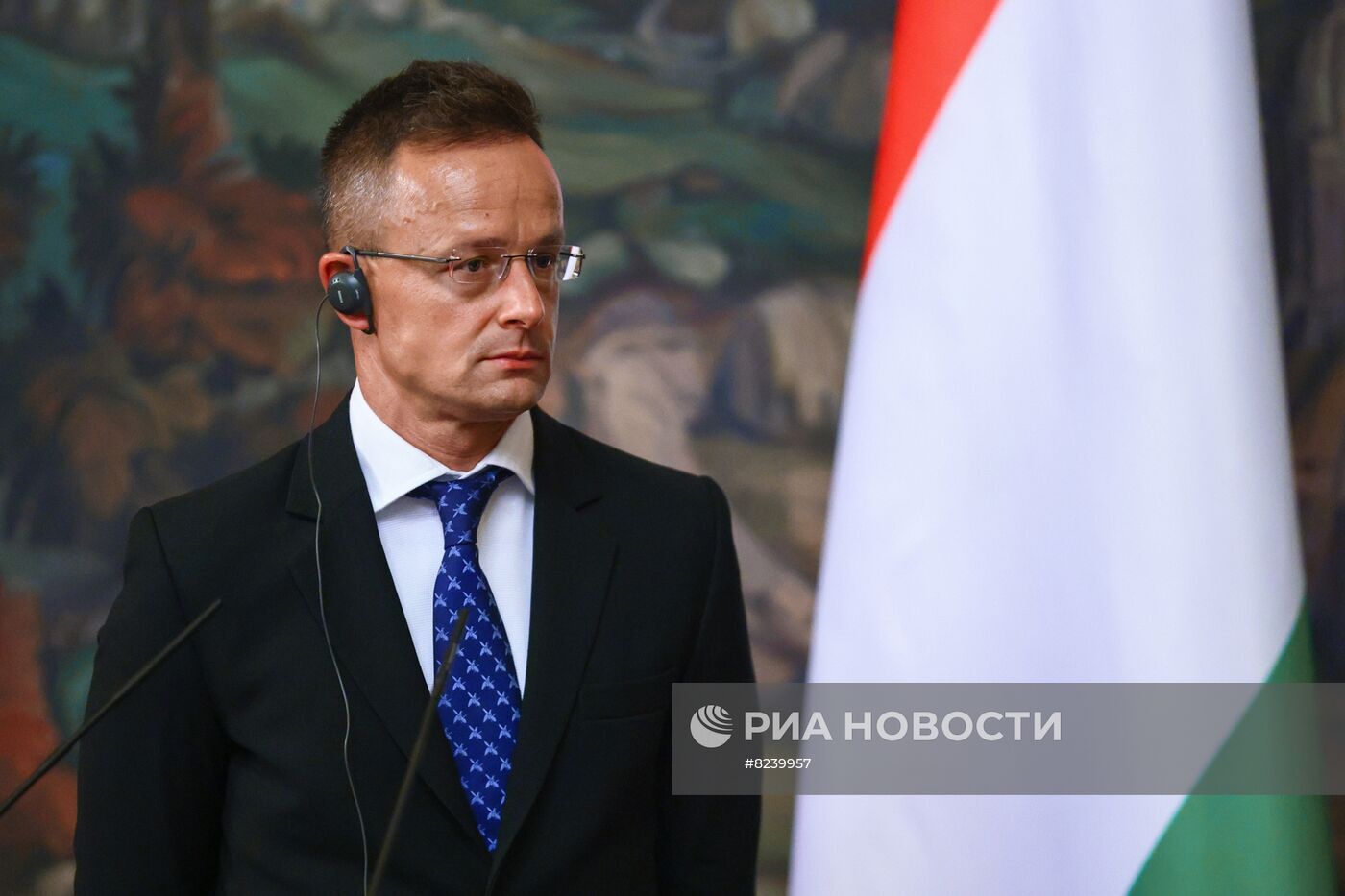 هنغاريا تعرب عن موقفها من الصراع في أوكرانيا وتؤكد ضرورة بدء مفاوضات