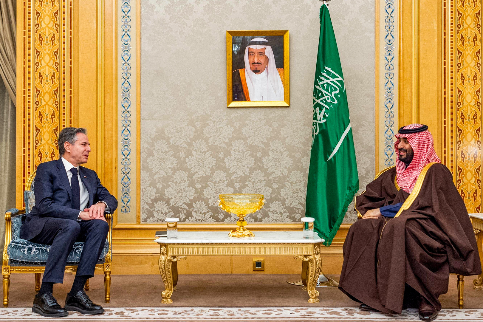 الخارجية الأمريكية تصدر بيانا بشأن مباحثات الأمير محمد بن سلمان وأنتوني بلينكن في الرياض