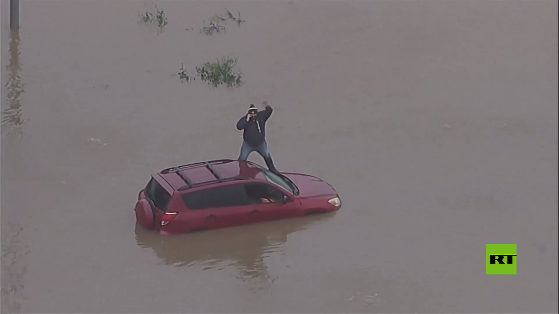 بالفيديو.. انهيارات طينية وفيضانات تغمر لوس أنجلوس بعد عاصفة قوية