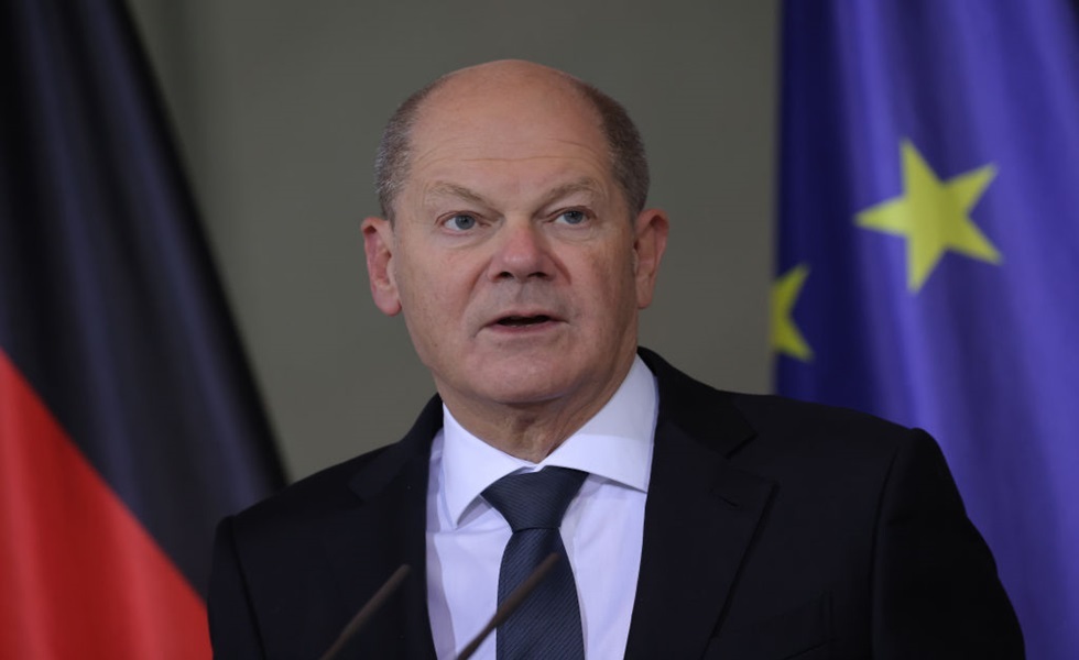 شولتس: ألمانيا ليست كبيرة بما يكفي لدعم أوكرانيا بمفردها