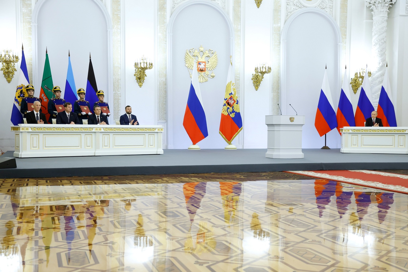 بوتين: لدى الدول الغربية خيارات كيف ستعترف بالسيطرة الروسية على المناطق الجديدة