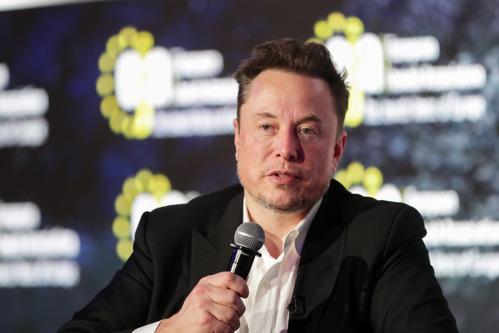 ماسك يعلق على تصريح لبوتين حول الدولار ماسك يعلق على تصريح لبوتين حول الدولار