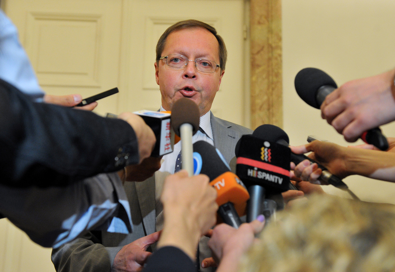 السفير الروسي لدى بريطانيا: لندن تتجنب أي حديث معنا حول أوكرانيا