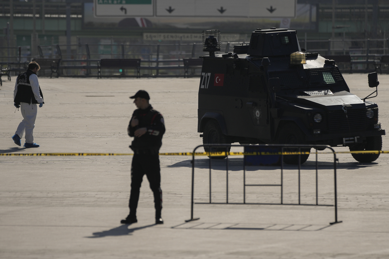 السلطات التركية تعلن اعتقال 54 شخصا على خلفية الهجوم على المحكمة في إسطنبول السلطات التركية تعلن اعتقال 54 شخصا على خلفية الهجوم على المحكمة في إسطنبول