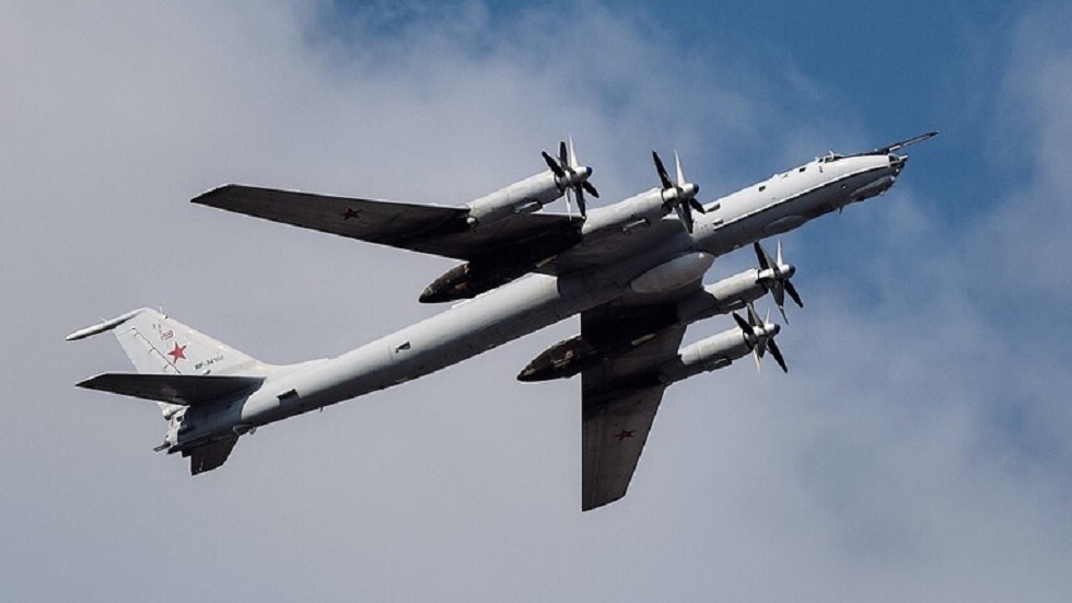 الدفاع الروسية تخصص دوريات من طائرات Tu-142 لمراقبة الطريق البحري الشمالي
