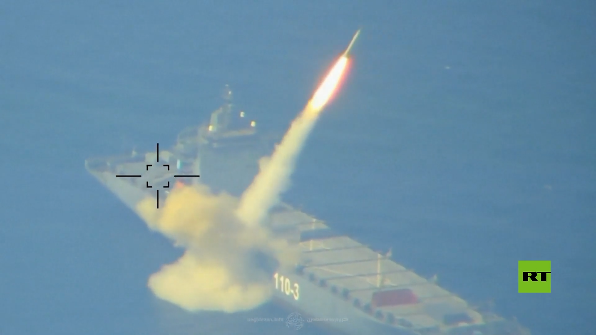 الحرس الثوري الإيراني ينشر فيديو لإطلاق صاروخين باليستيين من سفينة حربية