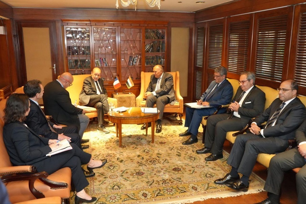 وزير الخارجية المصري سامح شكري والمبعوث الرئاسي الفرنسي إلى لبنان جان إيف لودريان