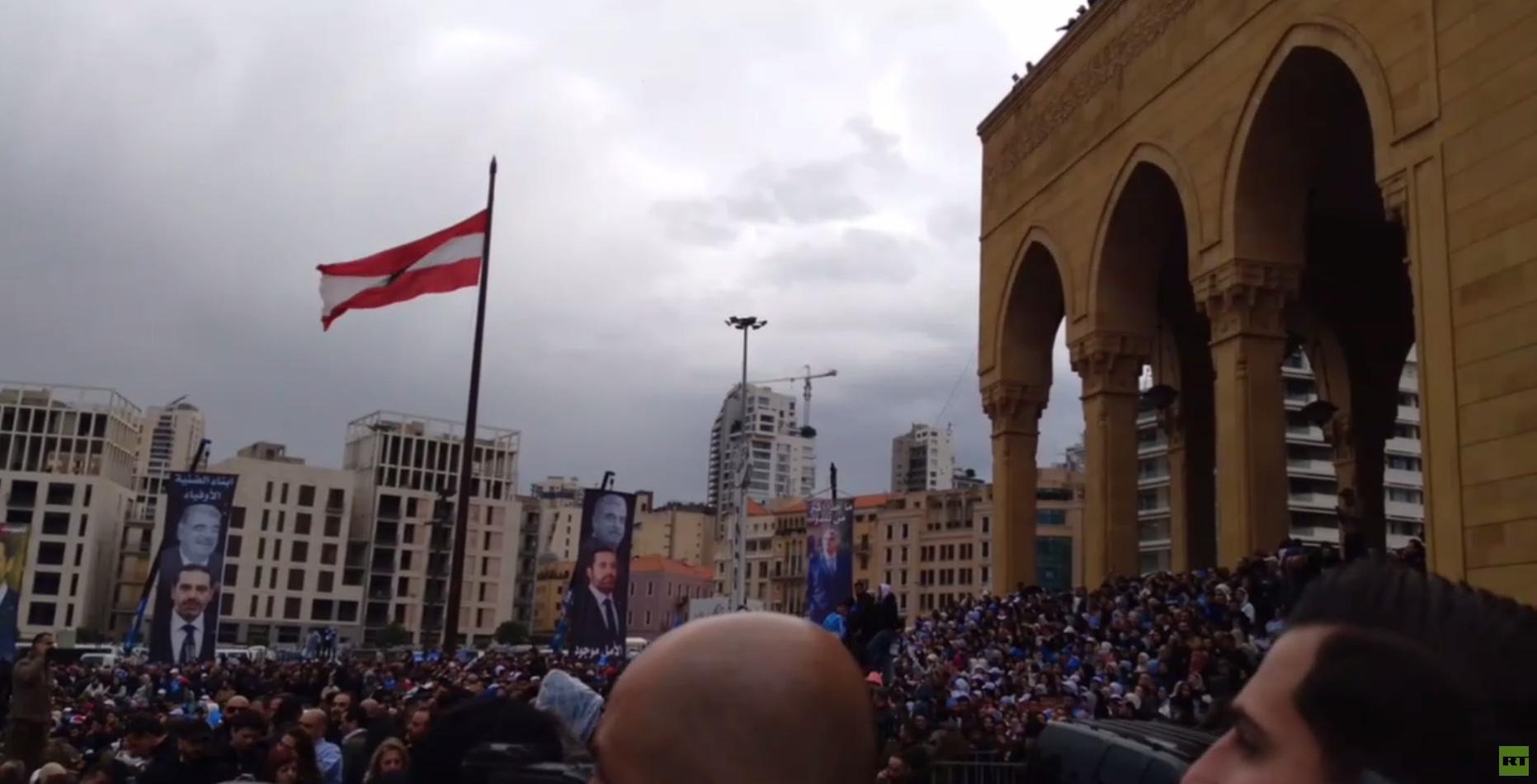 آلاف اللبنانيين يحتشدون في الذكرى الـ 19 لاغتيال الحريري (فيديو)