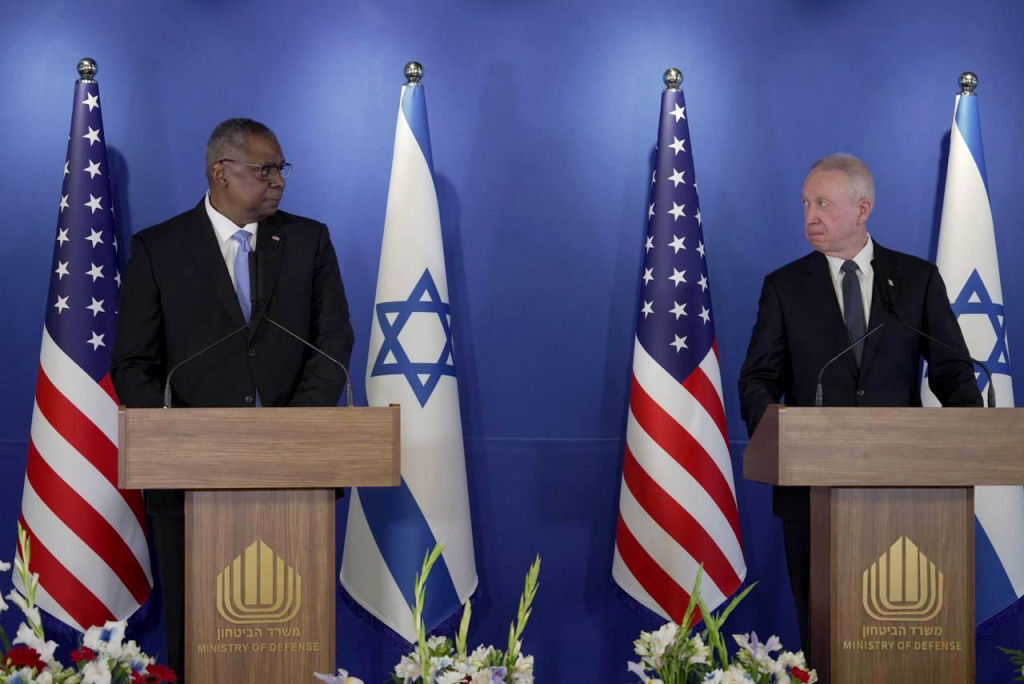 وزير الدفاع الأمريكي لويد أوستن ونظيره الإسرائيلي يوآف غالانت