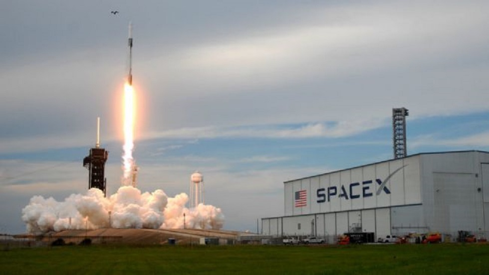 سبيس إكس تطلق أقمارا صناعية إلى الفضاء لتتبع الصواريخ الفرط صوتية