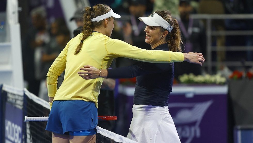 الصقر الذهبي.. النجمة شفيونتيك تحقق إنجازا تاريخيا في الدوحة (فيديو)