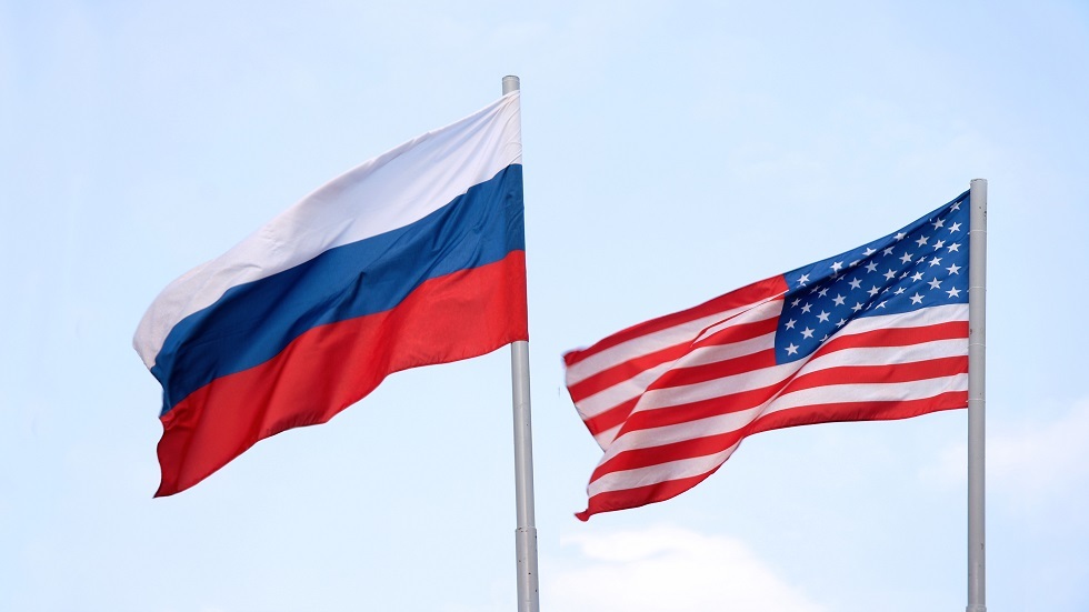 علم روسيا والولايات المتحدة