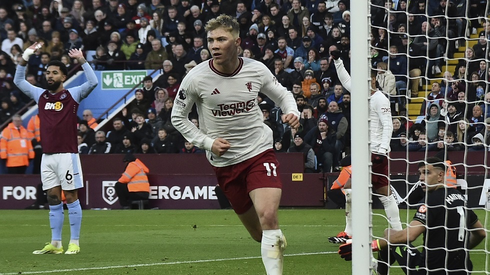 مانشستر يونايتد يواصل صحوته المتأخرة