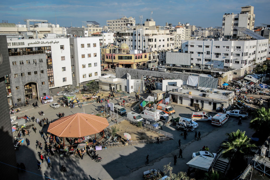 مجمع الشفاء الطبي، أكبر مؤسسة صحية طبية داخل قطاع غزة وهو يضم ثلاث مستشفيات تخصصية.