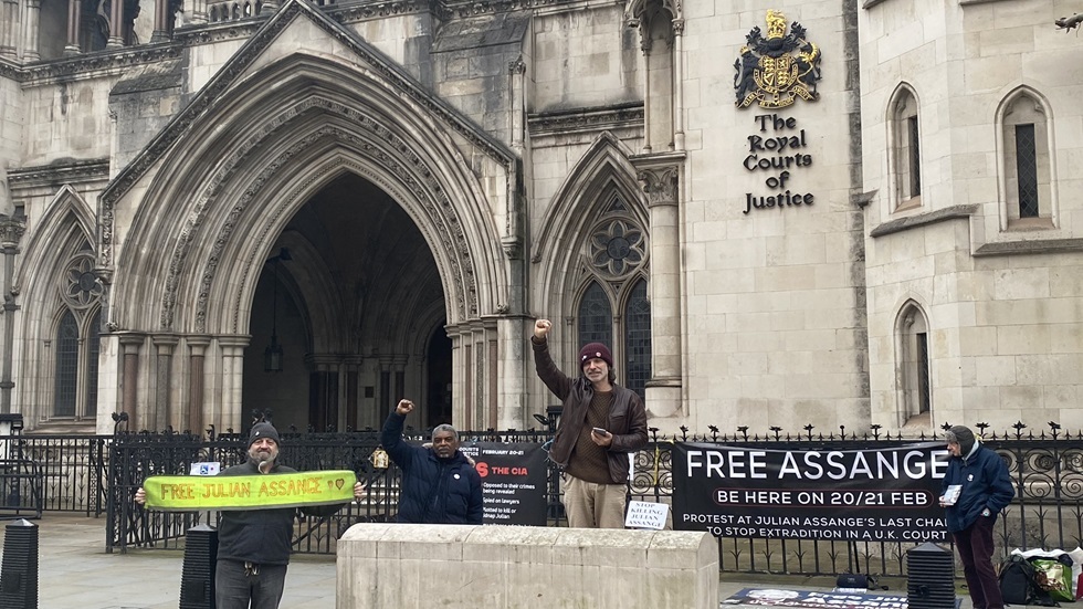 لقطات من أمام المحكمة العليا في لندن (صورة أرشيفية)