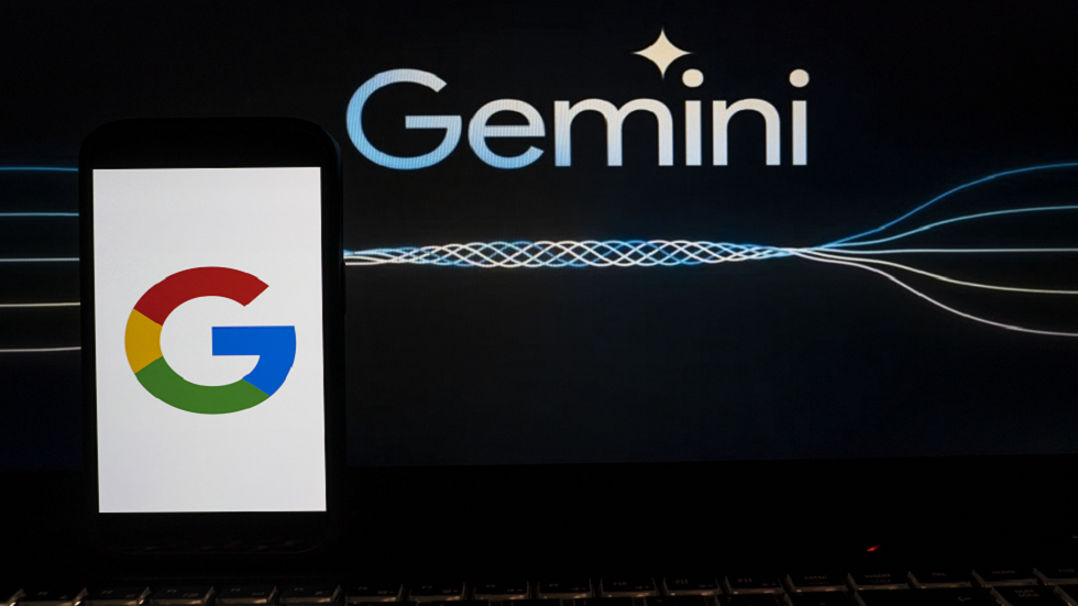 اتهام مساعد غوغل Gemini بالعنصرية