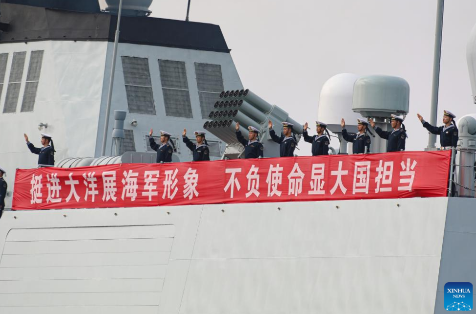 الصين ترسل أسطولا في مهمة إلى خليج عدن (صور)