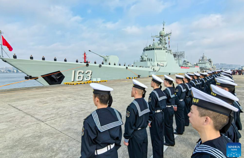 الصين ترسل أسطولا في مهمة إلى خليج عدن (صور)