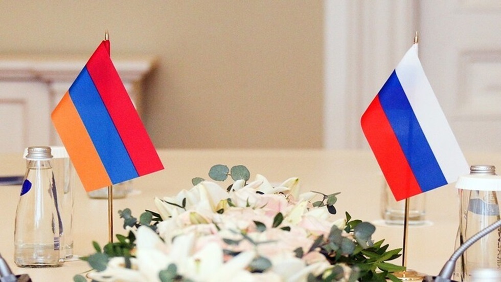 العلمان الروسي والأرميني