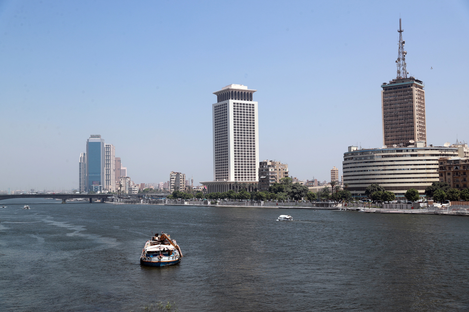 مصر.. إنقاذ 4 أشخاص في حادث غرق مركب يحمل عمالا بنهر النيل