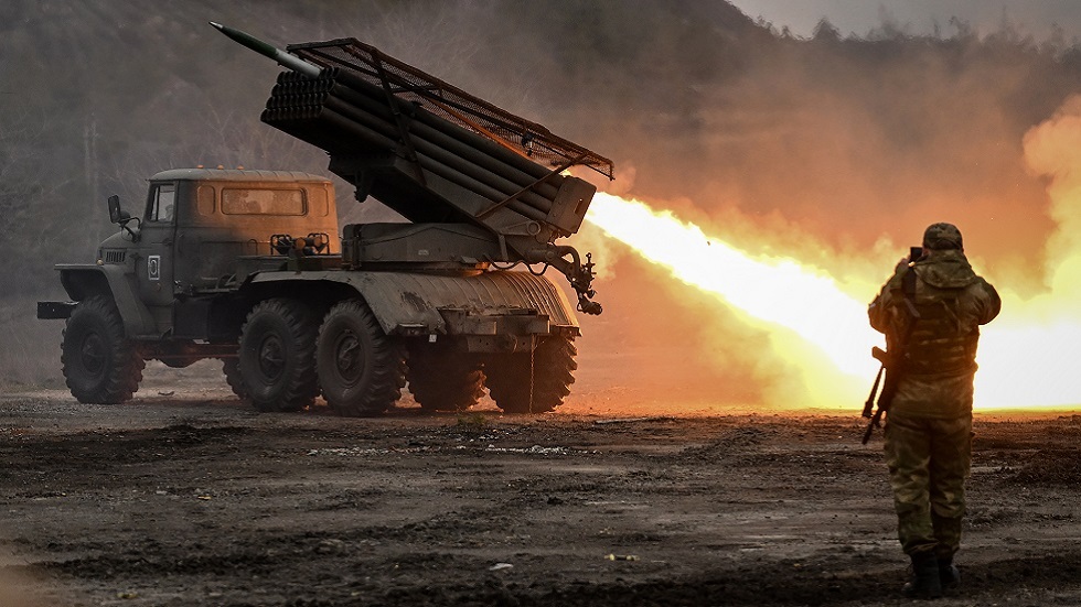 الدفاع الروسية: قواتنا تحسن مواقعها على محورين وأوكرانيا خسرت 810 جنود خلال يوم