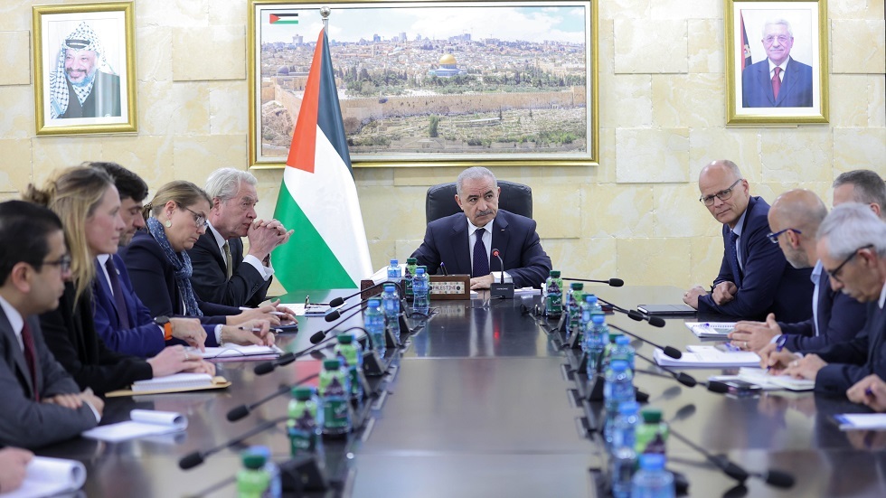 رئيس الوزراء الفلسطيني المستقيل محمد اشتيه