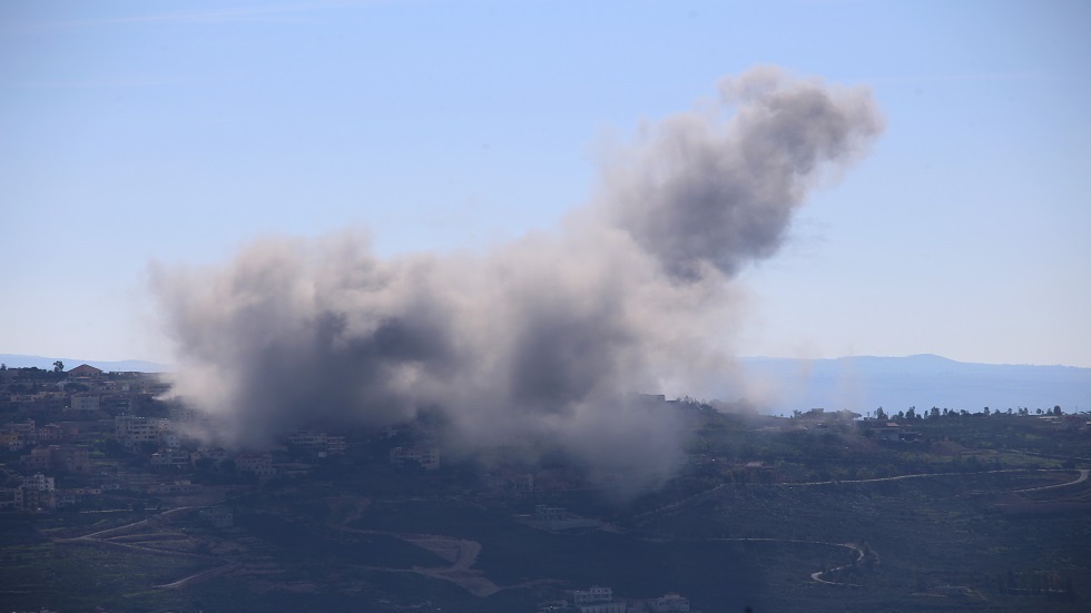 النبطية، لبنان أعمدة الدخان المبثقة نتيجة هجمات الجيش الإسرائيلي على أهداف تابعة لحزب الله في بلدة الخيام