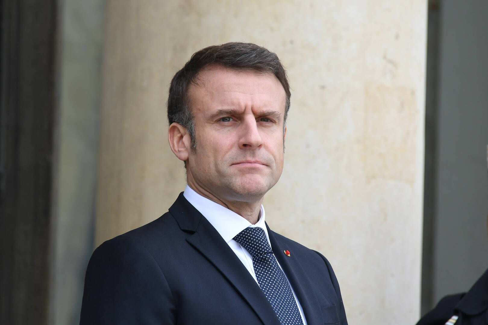 ماكرون يرد على زيلينسكي: فرنسا لا تخطط لإرسال مقاتلات 